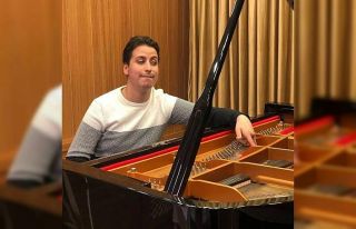 Görme engelli piyanist Yılmaz, sahneye çıkacak