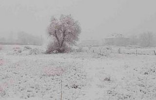Güne beyaz örtüyle uyanan Kırşehirliler şükretti