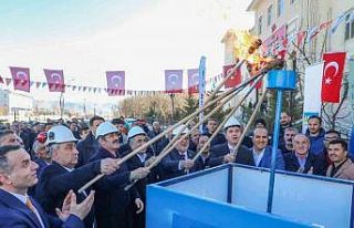 Gürpınar’da ilk doğalgaz ateşi yakıldı