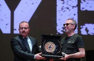 Haluk Levent Gaziantep’te ücretsiz sahne aldı