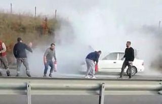 Hareket halindeki otomobilde yangın çıktı