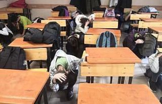 Hisarcık Şehitler Ortaokulu’nda deprem tahliye...