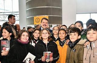 Hükümlülere yeni ufuklar için kitap bağışı...