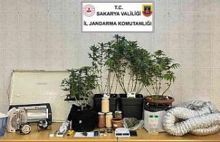 İkametini uyuşturucu imalathanesine çeviren şüpheli...