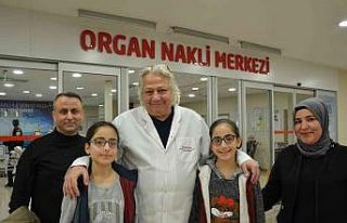 İkizlere birer gün arayla böbrek nakli