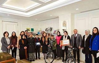 İklim Kampanyasında testi kazananlara ödül