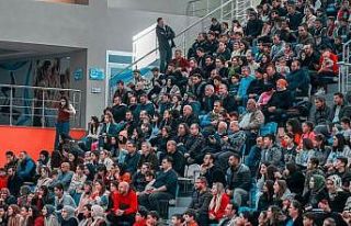 İlkler Şehri Uşak Basketbol Takımı ikinci yarıya...