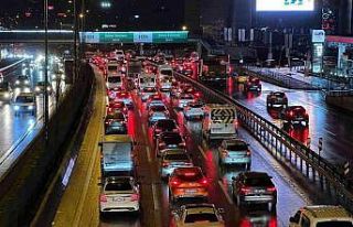 İstanbul’da haftanın son iş gününde trafik...
