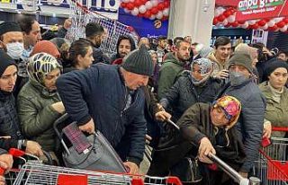 İstanbul’da market açılışında ’indirim’...