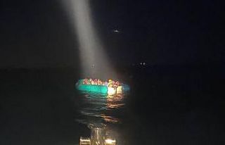 İzmir’de 29 düzensiz göçmen kurtarıldı
