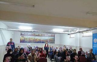 Jandarma ekipleri seminerlerle vatandaşları bilgilendirdi
