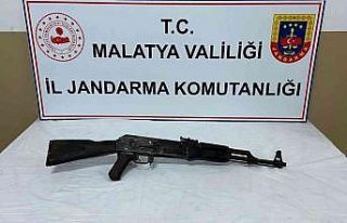 Jandarma operasyonunda kalaşnikof ele geçirdi