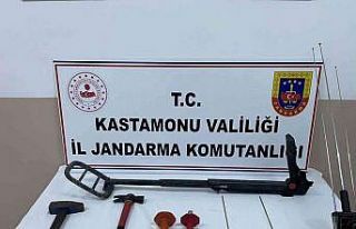 Kaçak kazı yapan 8 define avcısına suçüstü...