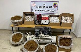 Kaçak tütün sattığı tespit edilen şüpheliyi...