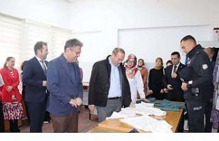 Kadınlar kendi tasarladıkları giysileri sergiledi