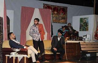 Kahta’da “Senin Annen Bir Melekti Yavrum” tiyatro...