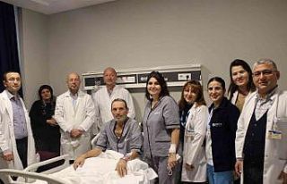 Karaciğer hastası babasına canlı verici oldu