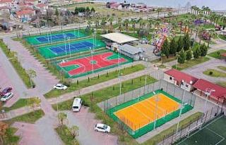 Kavaklı sahilindeki spor sahaları baştan yenilendi