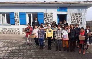 Kayapınar Belediyesi 2 bin çocuğa bot hediye etti