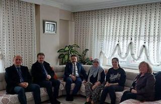 Kaymakam, şehit ailelerini yalnız bırakmıyor