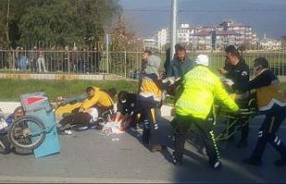 Kazada ağır yaralanan kadın hastanede hayatını...