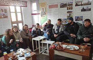 Kazan Tatarları kaynaştırma kahvaltısında bir...