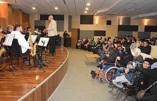 Kent Orkestrası özel kişiler için çaldı