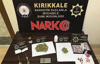 Kırıkkale’de uyuşturucu maddeyle yakalanan şahıs...