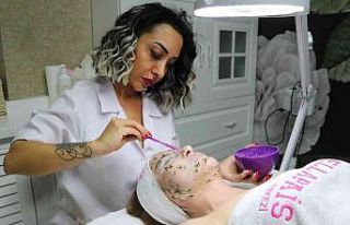 Kırışıklıkları yok eden maske uygulaması