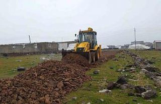 Kış şartlarına rağmen yol çalışmaları sürdürülüyor