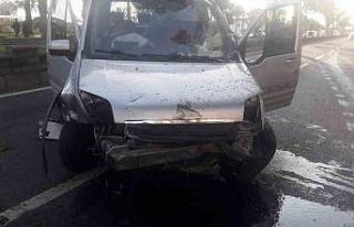 Kontrolden çıkan ticari araç takla attı: 3 yaralı