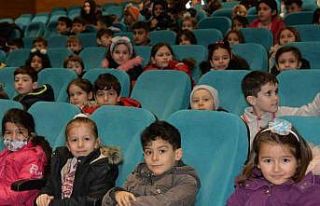 “Kostüm Odası” seyircisiyle buluşmaya devam...