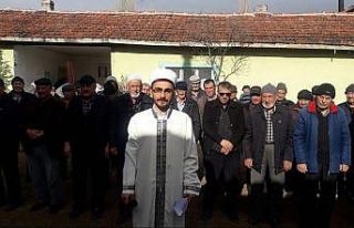 Kurak giden havalardan dolayı köylüler yağmur...