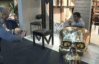 Kuru kafa şeklinde sandalye yaptılar, fuarın gözdesi...