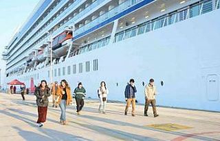 Kuşadası’na 2023 sezonunun ilk kruvaziyer gemisiyle...