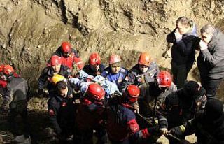 Kuyuya düşen baba-oğuldan acı haber: Cansız bedenlere...