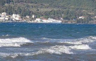 Lodos fırtınası nedeniyle Bozcaada ve Gökçeada’ya...