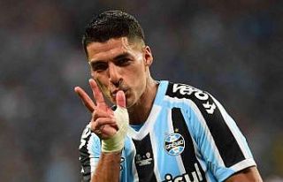 Luis Suarez ilk maçında hat-trick yaptı