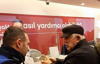 Maaşını kaybeden emeklinin imdadına zabıta yetişti