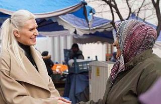 Mahalle sakinlerinin taleplerini dinledi