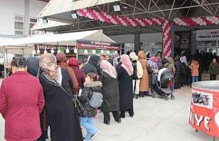 Manisalı kadınlar festivale gelerek 100 TL kazandı