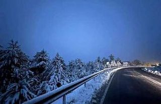 Manisa’nın yüksek kesimlerinde kar yağışı...