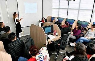 MERCEK kursları ile ön muhasebe öğreniyorlar