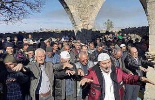 Mersin’de yağmur duasına çıkıldı