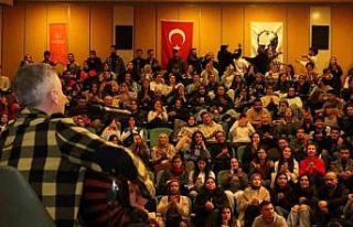 Metin Şentürk, Aydın’da gençlerle buluştu