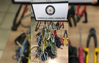 Metruk binalardan kablo çalan hırsız yakalandı