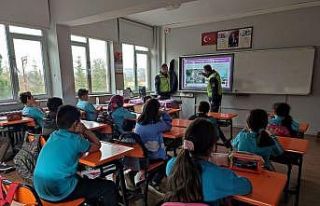 Minik öğrenciler trafik kurallarını öğrendi