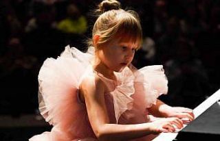 Minik piyanistler hünerlerini sergiledi