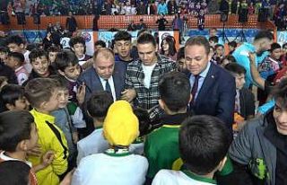 MKE Ankaragücü’nün futbolcuları Antalyalı ve...