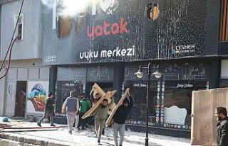 Mobilyacılar Çarşısında faciadan dönüldü